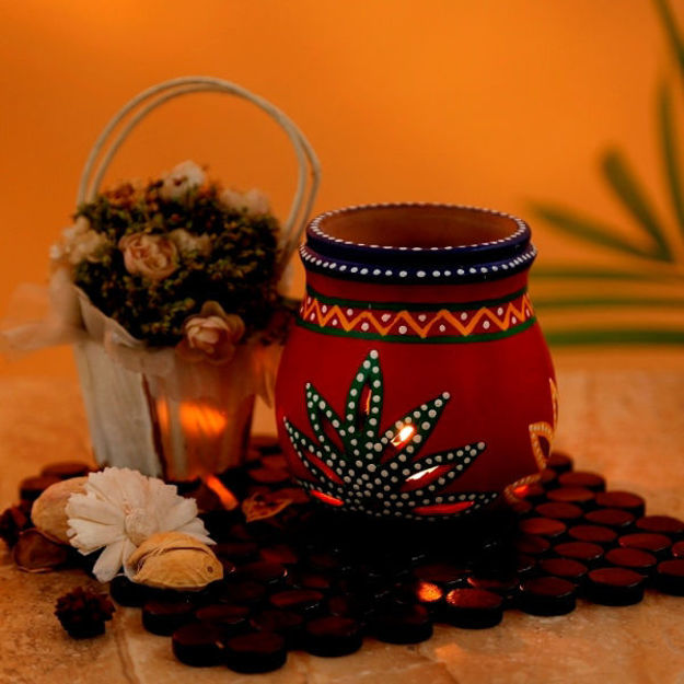 Picture of Aroma Diffuser Handpainted Terracotta (Red)