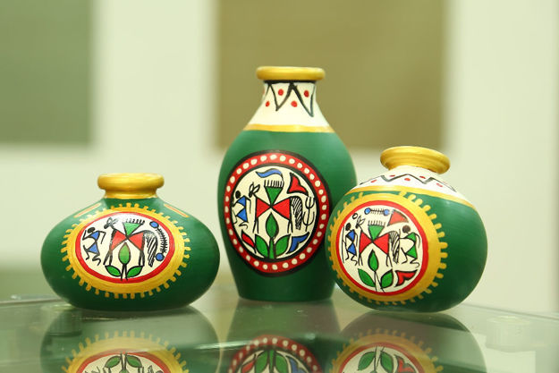 Picture of Terracotta Table Pots Warli MIniature (Set of 3 - Green)