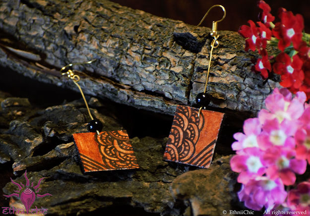 Picture of Earring Studs with Black Beads - Mural Design (Handpainted Brown)
