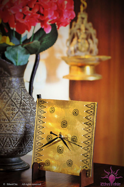 Picture of Handpainted Table Clock (Henna Art)