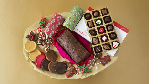 Picture of Santa with Chocolate Goodies Hamper